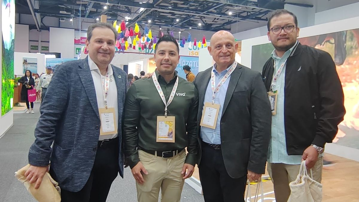 Equipo de Operadora Turística Sierra Madre y Viva Aerobus.