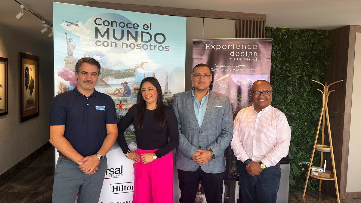 Federico Fresco, gerente regional de Abreu en Latinoamérica; Cecilia Paredes, gerente general de Universal de Viajes; Boris Ortega, jefe del Departamento IT; y Pablo Lara, director de Proyectos.&nbsp;