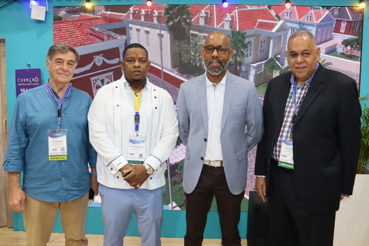 Víctor Dapena, Ruisandro M. Cijntje, André Rojer y Hugo Clarinda, representantes de la Oficina de Turismo de Curazao.
