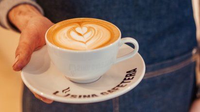 Café de especialidad:&nbsp;El Flat White es perfectopara los amantes de esta infusión por el protagonismo que tiene la intensidad delcafé.