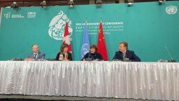 Las autoridades de la OMT, del WTTC y de la Sustainable Hospitality Alliance en el anuncio de la alianza por la sostenibilidad, en el marco de la COP15.