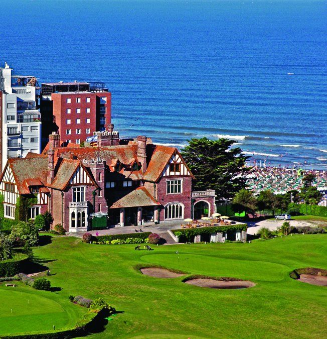 Entre las múltiples propuestas de golf de Argentina sobresale el campo de Mar del Plata junto al mar. &nbsp;