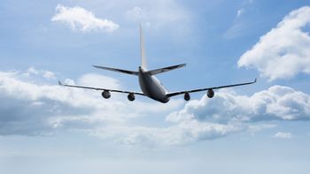 Las aerolíneas ajustan sus rutas aéreas con nuevas opciones y cancelaciones.