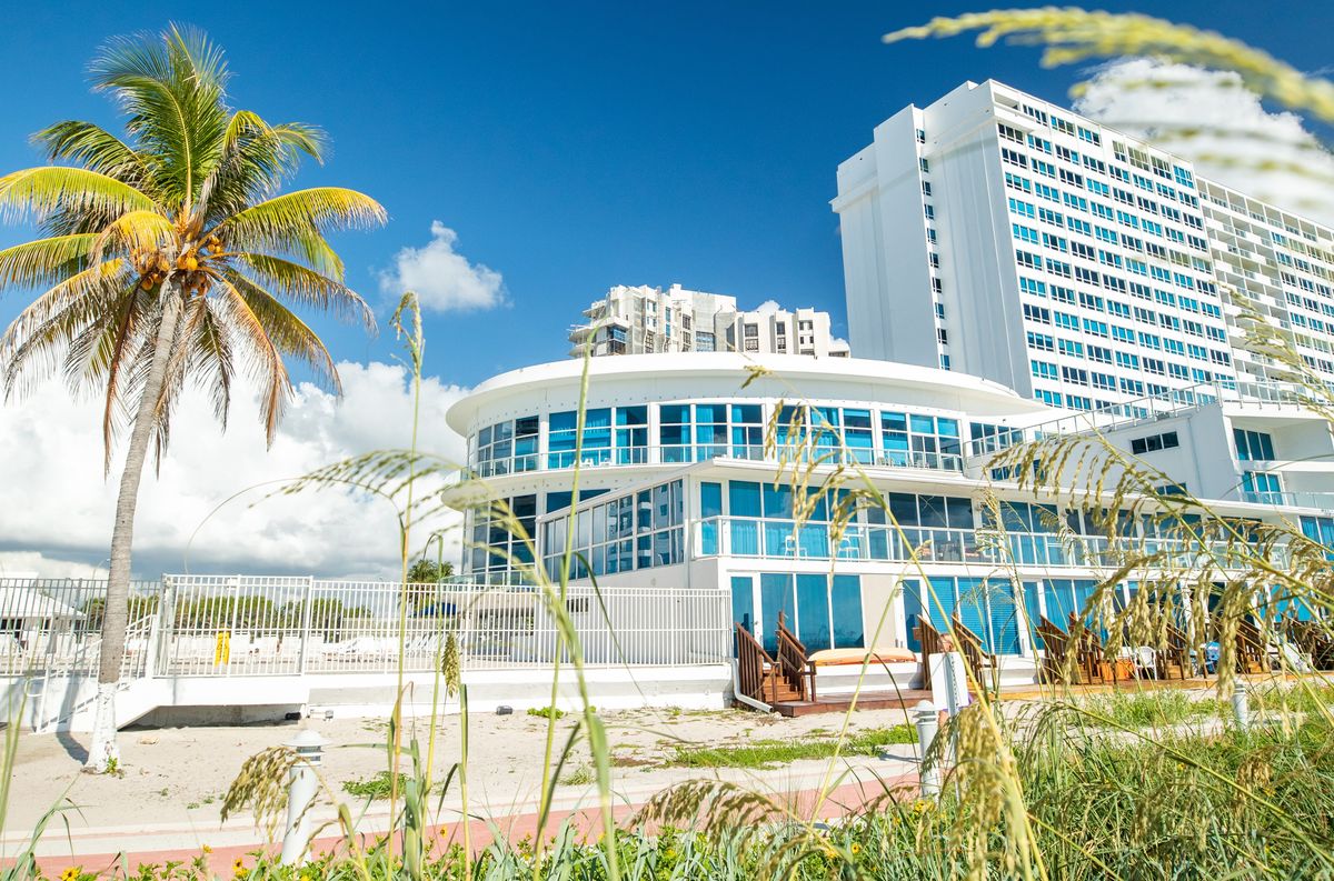 New Point Hotel Miami, una puerta abierta al sol tropical.