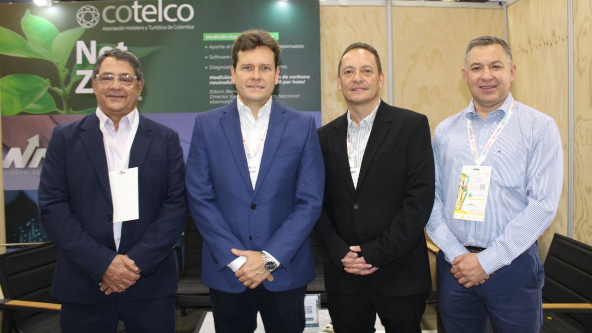 Marío Muvdi Chiari, presidente de la Junta Directiva Nacional; José Andrés Duarte, presidente ejecutivo de Cotelco; Álvaro Enrique Castilla, presidente de la Junta Capítulo Risaralda.