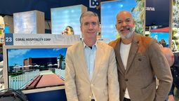 Ricardo Felip, vicepresidente de Coral Hospitality Corp, junto a Ramón Tejeda, director de Mercadeo y Ventas.
