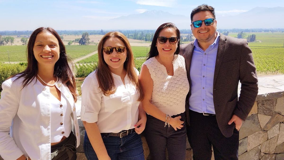 Equipo de Palladium Hotel Group junto a Rocío González, del Consejo de Promoción Turística de Quintana Roo.