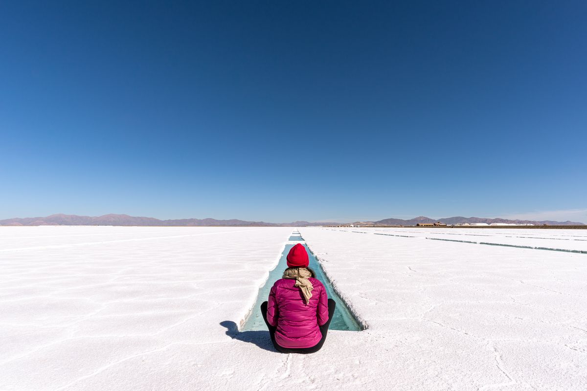 Salinas Grandes es un paisaje compartido entre Salta y Jujuy y es uno de las grandes maravillas naturales de Argentina. 