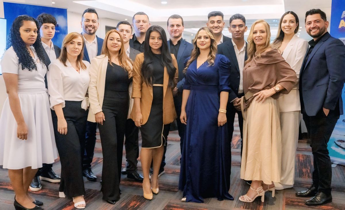 Flyworld se convierte en mayorista y celebra su legado.