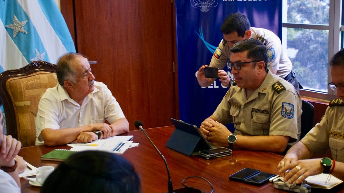 El Gobernador del Guayas, el coronel Alberto Molina Flores, ha consolidado el fortalecimiento de la seguridad ciudadana como una de sus principales prioridades para la provincia del Guayas.