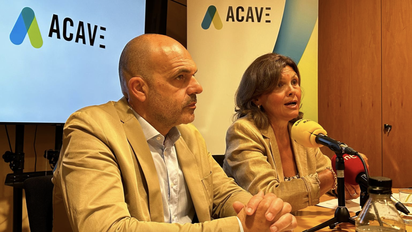 Jordi Marti, presidente de la patronal de agencias de viajes ACAVE, y Catia Tur, gerente de la organización. Jordi Marti, presidente de la patronal de agencias de viajes ACAVE, y Catia Tur, gerente de la organización.