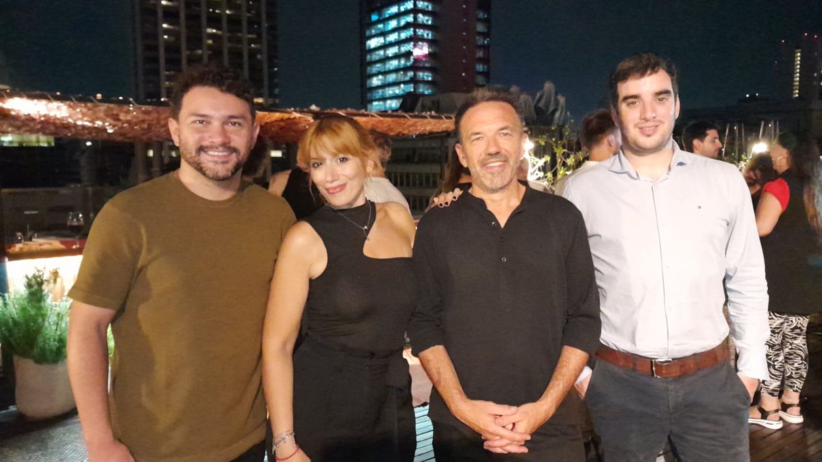 Lucas Arruda, María Elizabeth Baigorria, Iván Topolevsky, y Joaquín Ulibarri durante el encuentro de King Midas.