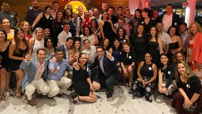 American Airlines opera 180 vuelos semanales desde Cancún a 15 destinos en Estados Unidos, siendo la operación más grande de la aerolínea.