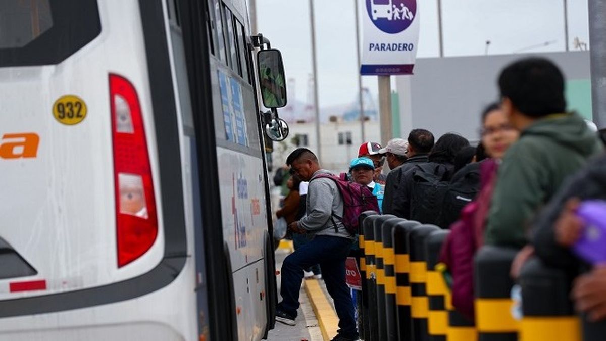 Los buses de AeroDirecto, que nos llevan hasta el nuevo Aeropuerto Internacional Jorge Chávez, ya operan todo el día.
