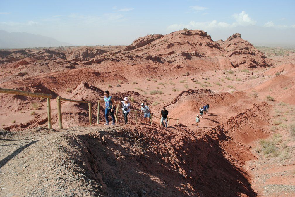 En el trekking de Vallecito Encantado se descubren maravillosas geoformas y un recorrido mágico. - Viajando En el trekking de Vallecito Encantado se descubren maravillosas geoformas y un recorrido mágico.