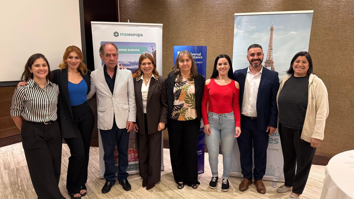 El equipo de Volando Viajes Argentina junto a representantes de Maseuropa y Universal Assistance.