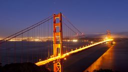 Golden Gate es un ícono arquitectónico, cultural y turístico de California.