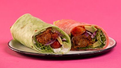 El wrap de falafel de Estilo Veggio es una excelente opción para celebrar el Día del Veganismo.&nbsp; 