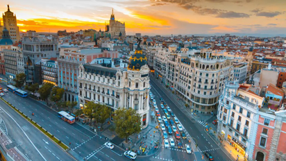 La Gran Vía es considerada el Broadway de Madrid.
