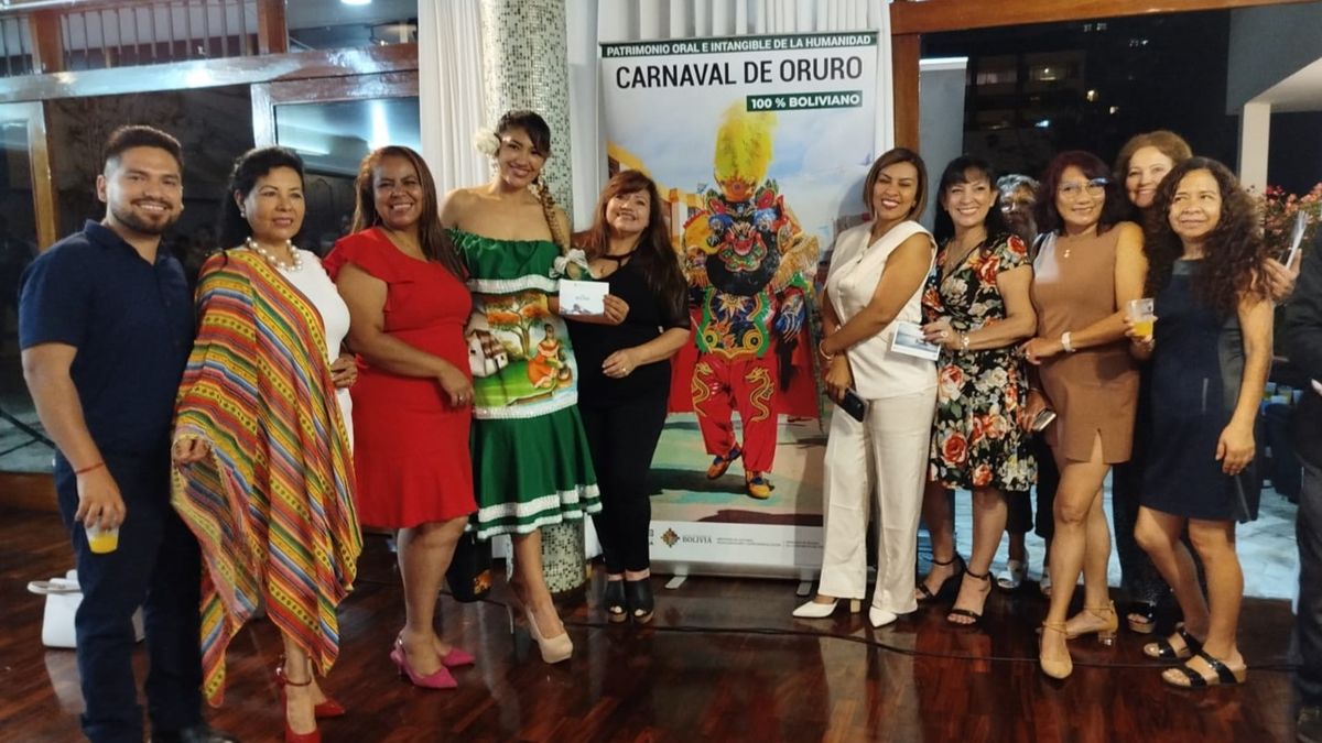 Expositores presentes en el c&oacute;ctel de apertura de la feria.