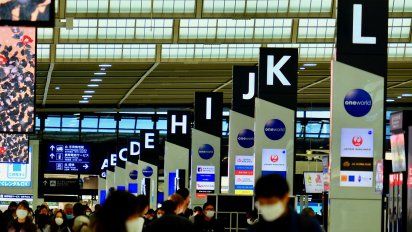 Suspensión de vuelos y cierre de atractivos turísticos