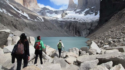 Cierre del Sendero Base de Torres del Paine por la cantidad de nieve provocó debate entre los gremios del turismo.
