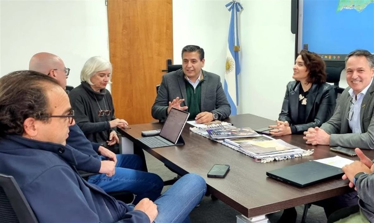 El secretario ejecutivo de Inprotur Ricardo Sosa recibió a los principales ejecutivos de CVC.
