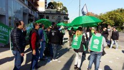 ATE manifest&aacute;ndose frente a las oficinas de la ANAC (Foto de archivo).