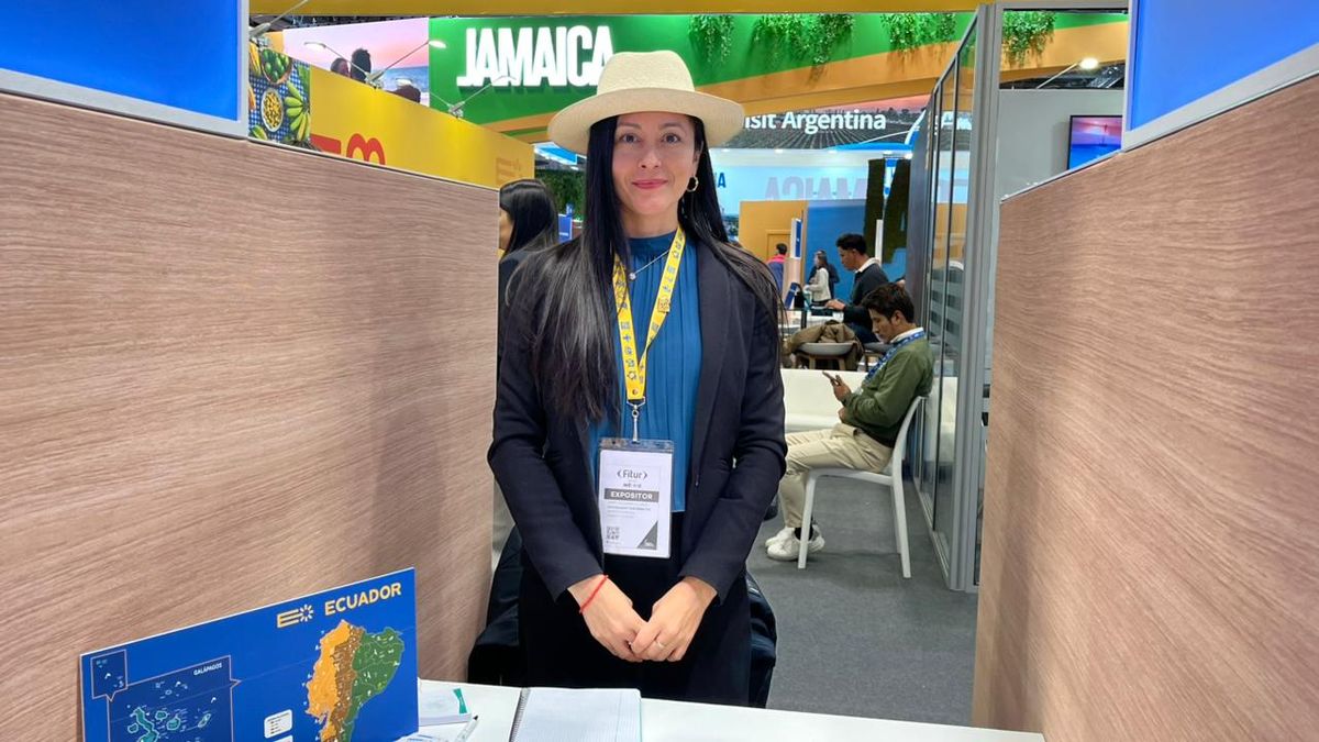 Jenny Calderón, de la operadora Viva Ecuador. Fitur 2026. 