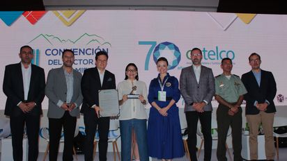 MG (r) Juvenal Díaz, gobernador de Santander, Arturo Bravo, viceministro de Turismo, José Andrés Duarte, presidente ejecutivo de Cotelco, Natalia Bayona, directora ejecutiva de ONU Turismo, Jhovana Lozano, presidente de la Junta Directiva, Jaime Beltrán, alcalde de Bucaramanga, Brigadier General José James Roa Castañeda y Juan Carlos Rincón, presidente ejecutivo de la Cámara de Comercio de Bucaramanga.