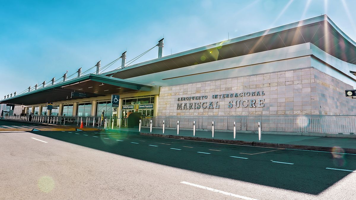 El Aeropuerto Internacional Mariscal Sucre fue nombrado 
