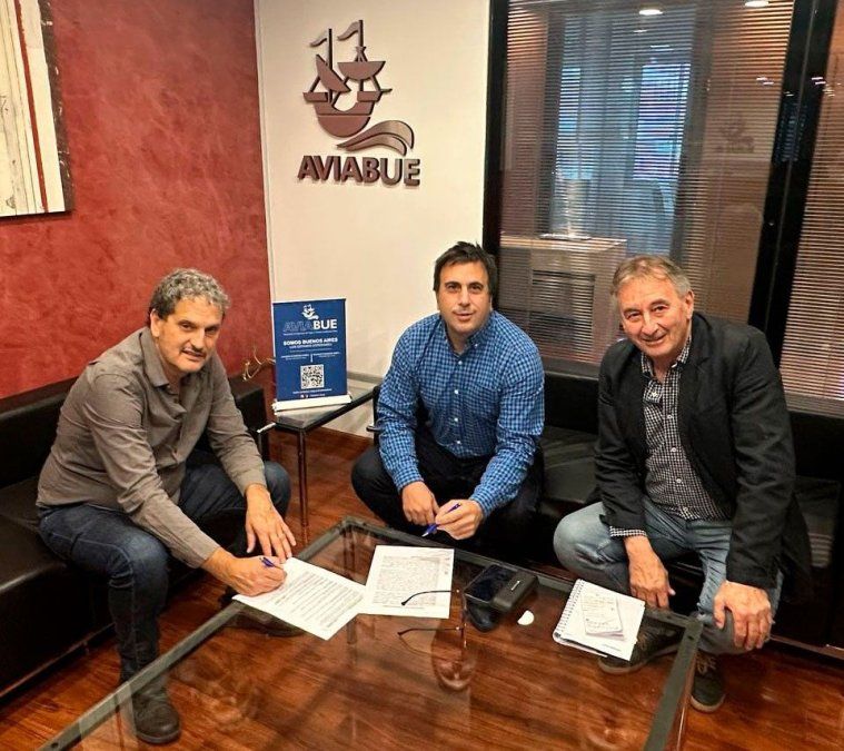 Tras un acuerdo con Consult-AR, Aviabue suma soluciones tecnológicas con descuentos para las agencias de viajes socias. Adrián Manzotti celebró el convenio.