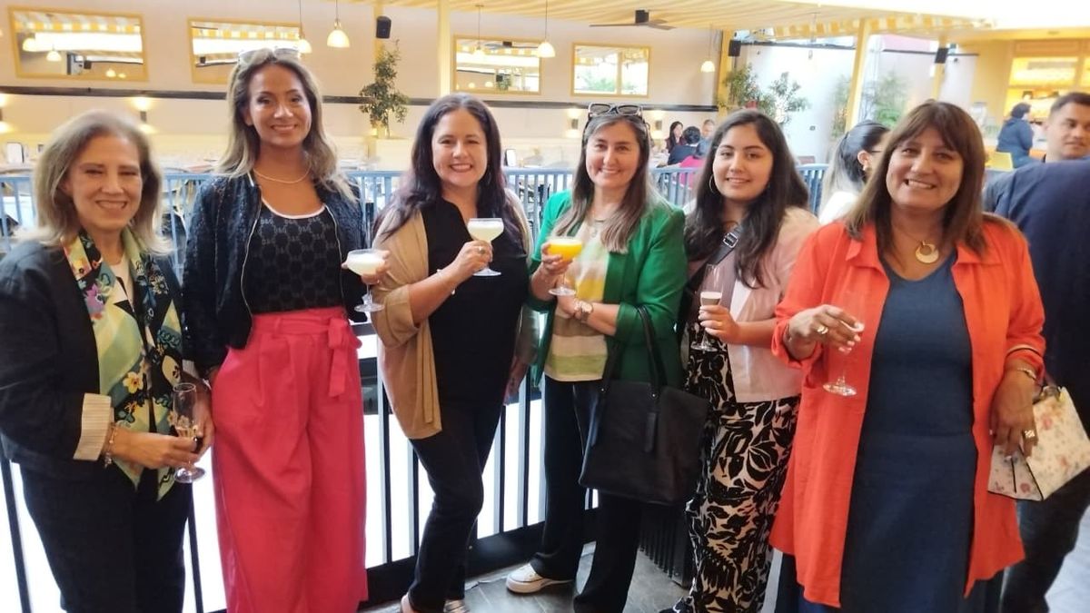 En el evento los asistentes pudieron vivir un grato y distendido ambiente de camaradería. En el evento los asistentes pudieron vivir un grato y distendido ambiente de camaradería.