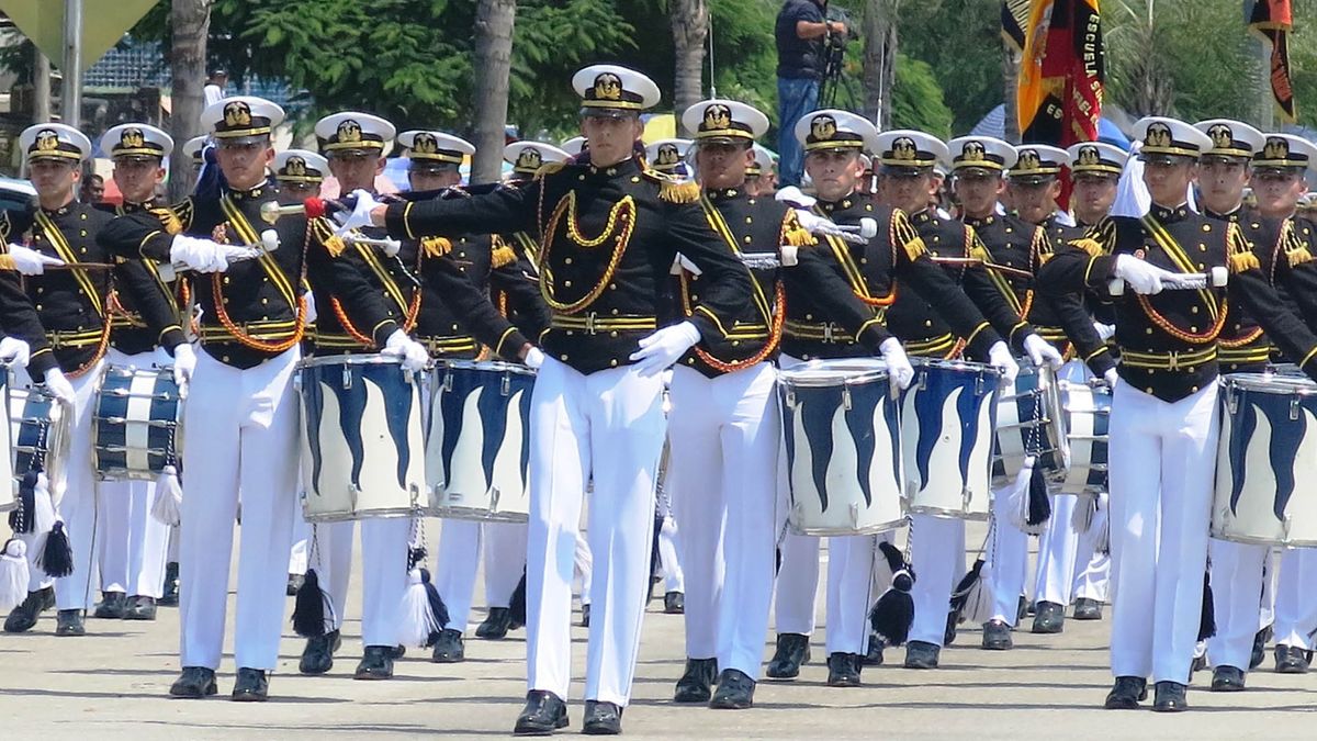 El Gobierno extendió el feriado por la independencia de Guayaquil a 4 días. En la foto, un desfile cívico militar por las fiestas.