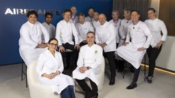 Los chefs que tendrán a su cargo los menús de las cabinas premium de Air France alrededor del mundo.