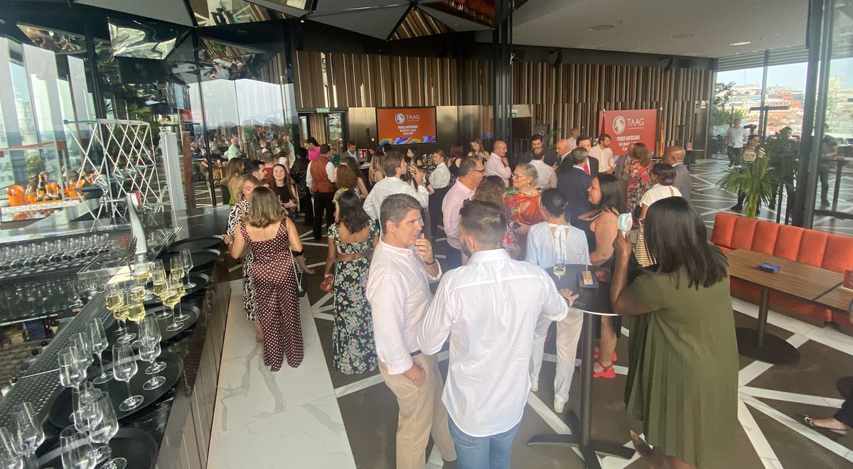 Sala del hotel VP en Plaza de España de Madrid donde se realizó el evento aniversario de TAAG Angola Airlines Sala del hotel VP en Plaza de España de Madrid donde se realizó el evento aniversario de TAAG Angola Airlines