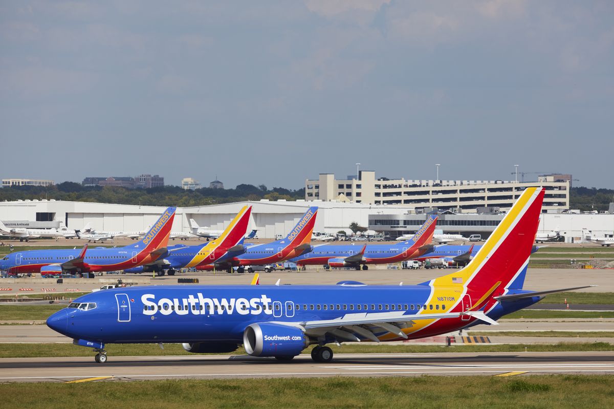 Southwest Airlines opera una flota unificada de aeronaves Boeing B-737. - Ladevi Medios y Soluciones Southwest Airlines opera una flota unificada de aeronaves Boeing B-737.