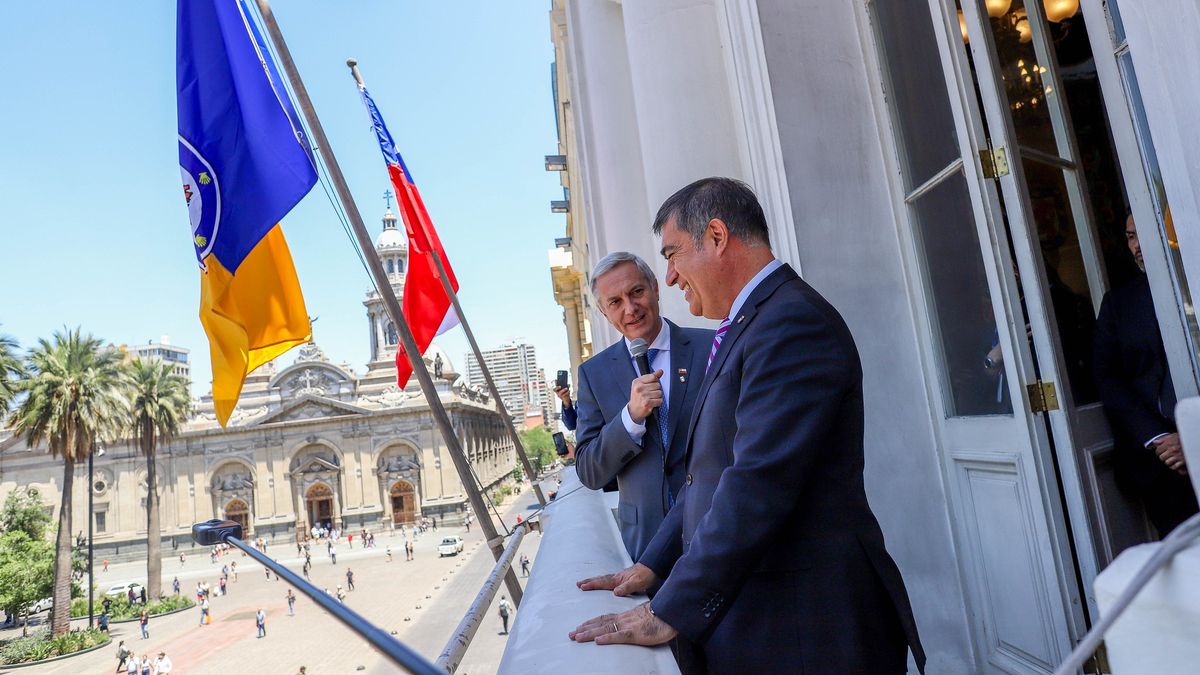 José Antonio Kast junto al alcalde de Santiago, Mario Desbordes.&nbsp;