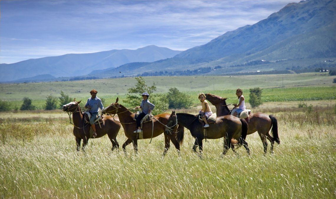Las sierras cordobesas se erigen como el escenario ideal para realizar senderismo y cabalgatas.