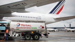 Air France-KLM voló por primera vez un tramo de larga distancia con biocombustible.
