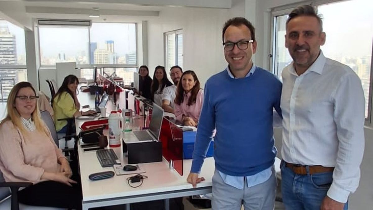 José Luis Pepo Muñoz-Encinar, Global Sales Director de Servantrip, de visita en las nuevas oficinas de Turar.&nbsp;