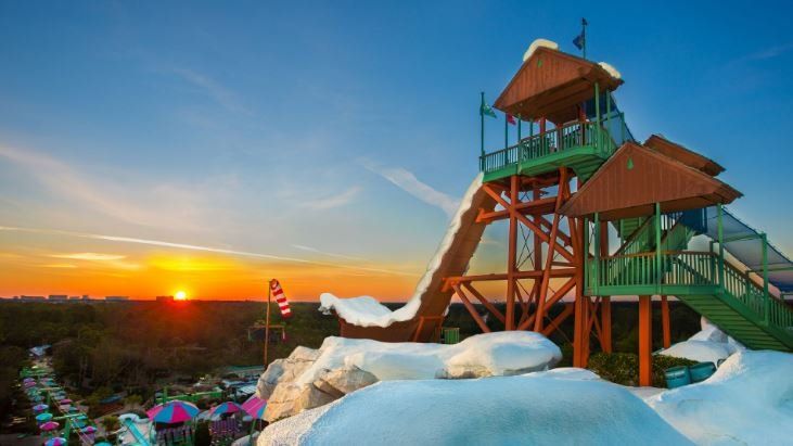 Blizzard Beach, uno de los parques acuáticos de Disney, reabrirá en marzo.