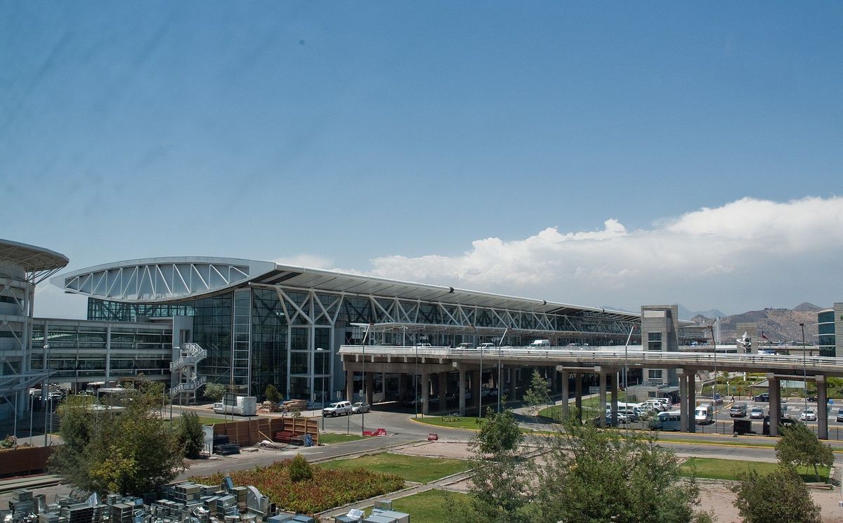 Aeropuerto de Santiago Arturo Merino Benítez. - Ladevi Medios y Soluciones Aeropuerto de Santiago Arturo Merino Benítez.