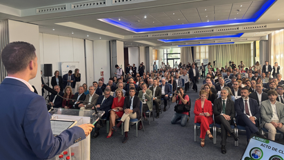 Asistentes a la asamblea de HOSBEC.