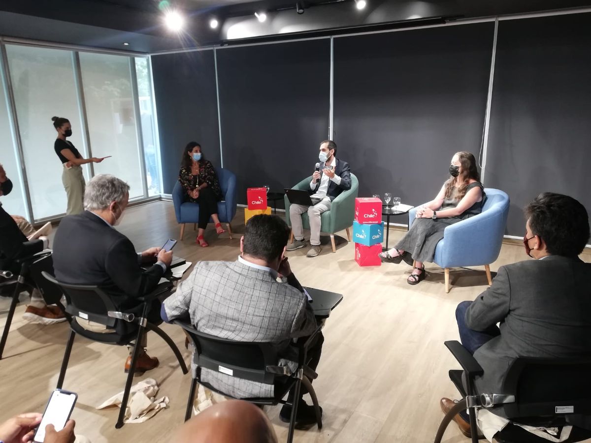 En la reunión, Nicolás Grau respondió de manera general a los problemas presentados por los gremios del turismo.  