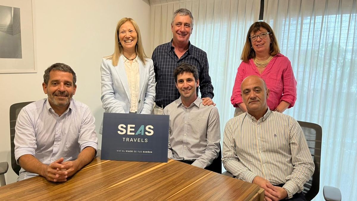 Andrea Sánchez, Johnny Fernández, Patricia Grossi, José Sarcona, Juan Manuel Fernández y Fernando Dangelo: los nombres propios de la operación mayorista que ahora conforman Seas Travel.&nbsp;