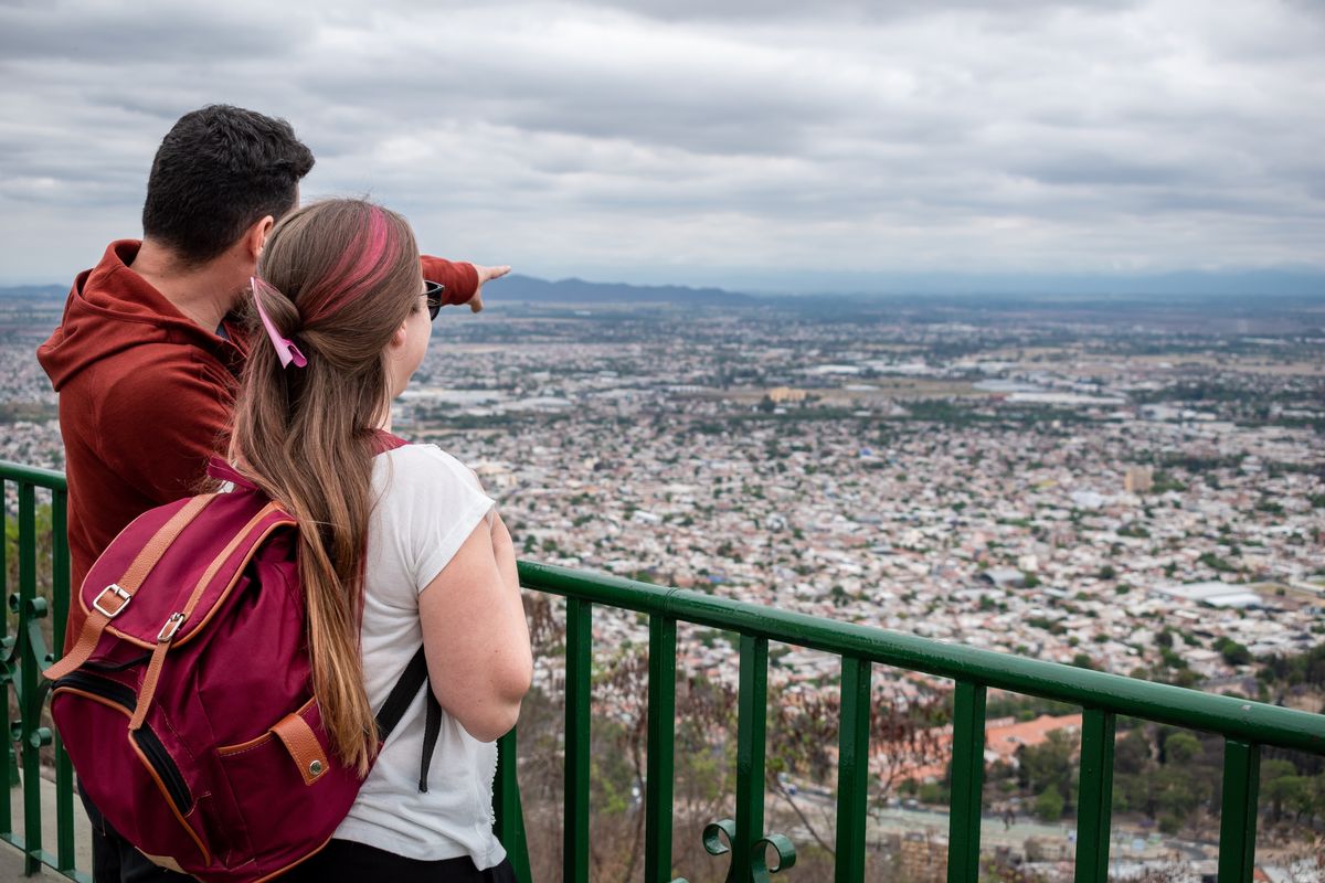 Escapadas de fin de semana largo: el Cerro San Bernardo ofrece una vista incre&iacute;ble de la ciudad de Salta y sus alrededores.