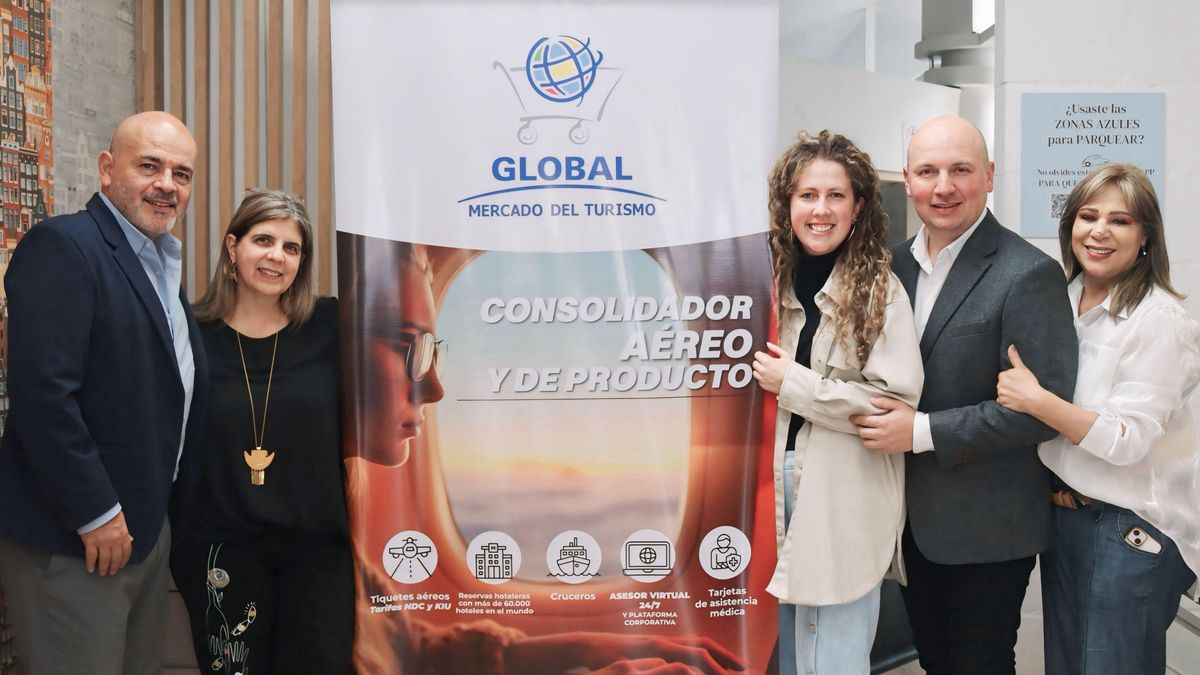 Ricardo Estupiñán, gerente de Estrategia; Alicia Maldonado, gerente general y socia; Juliana Vásquez, Estrategia Digital; Juan Valiente, gerente IT; y Olga Lucia Salazar, gerente comercial de Global Mercado del Turismo.