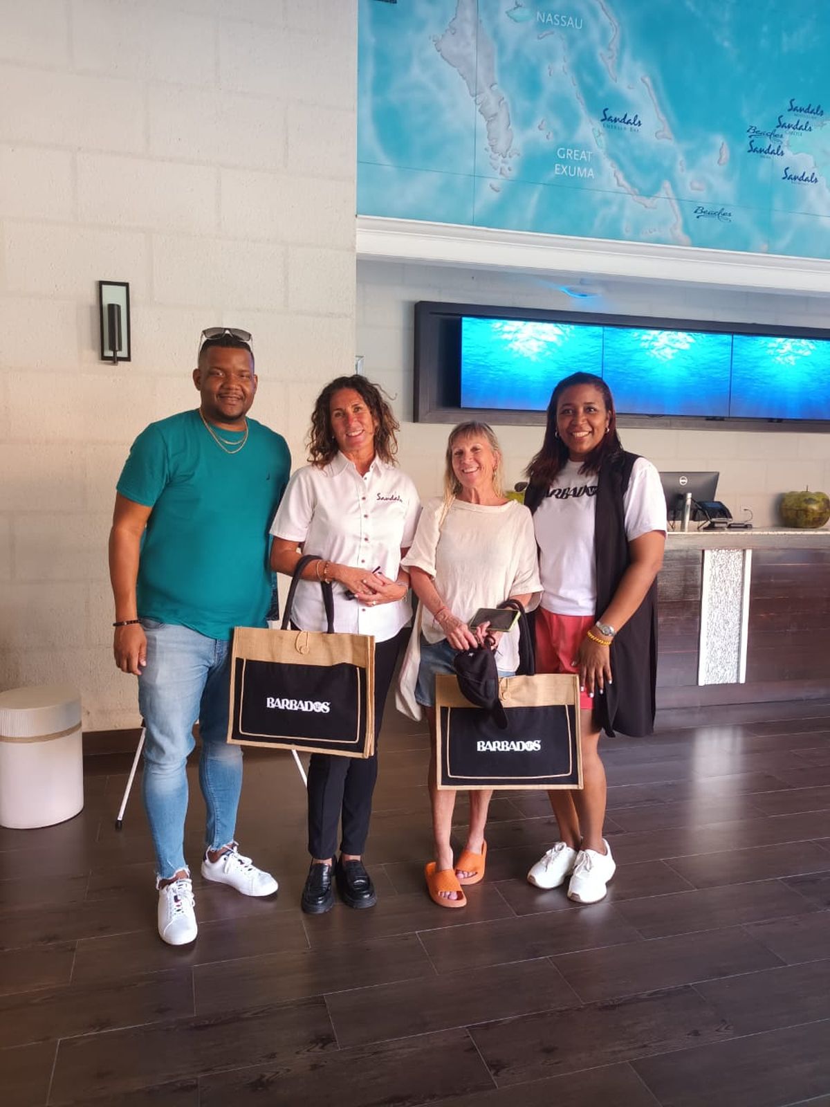 Representantes de la Oficina de Turismo de Barbados se reunieron con los participantes del FAM.