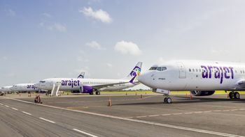 Aeronave Boeing 737 MAX 8 de Arajet aterrizando en el Aeropuerto Internacional Las Américas.
